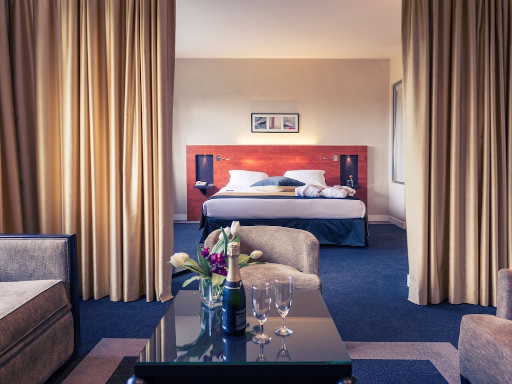 Mercure Maurepas Saint Quentin 16