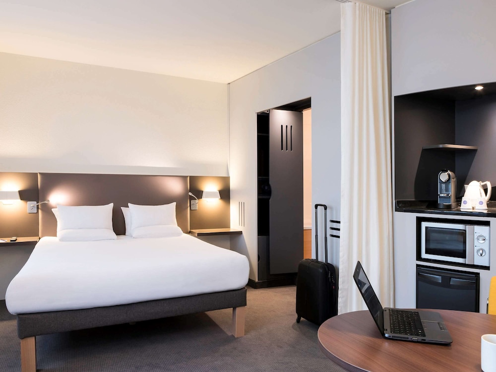 Novotel Suites Paris CDG Airport Villepinte 15