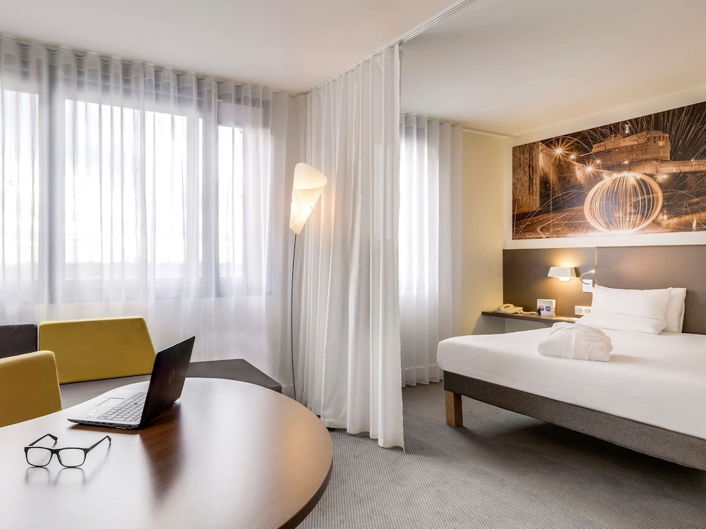 Novotel Suites Paris CDG Airport Villepinte 18