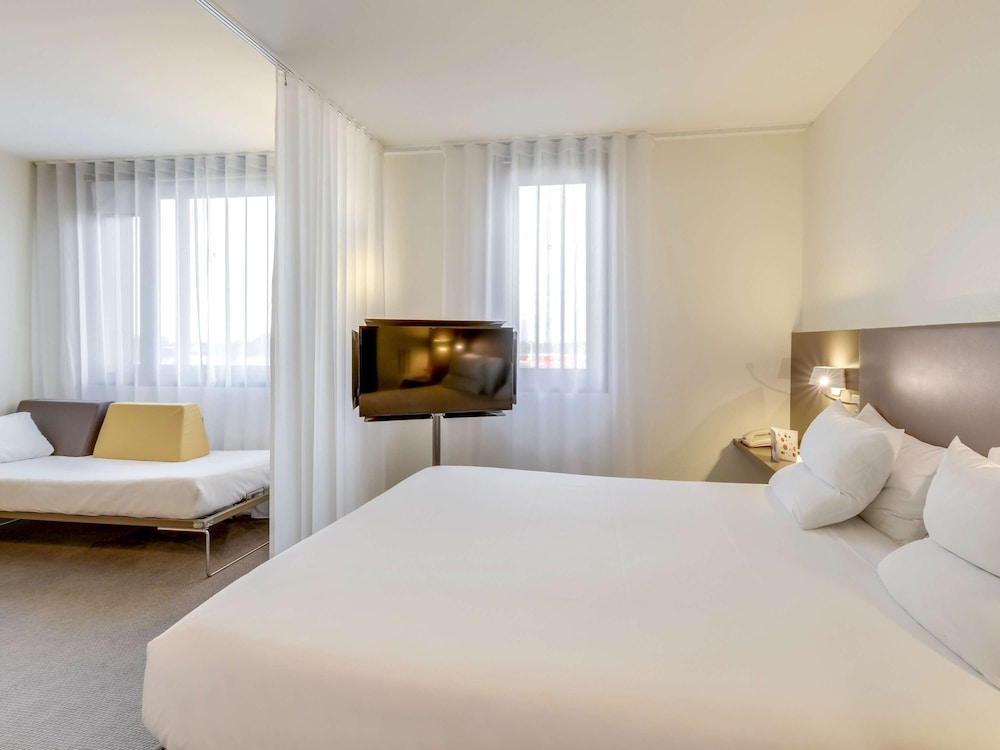 Novotel Suites Paris CDG Airport Villepinte 7