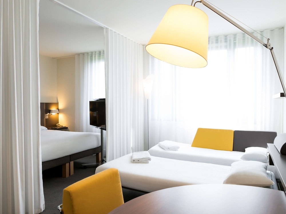 Novotel Suites Paris CDG Airport Villepinte 3