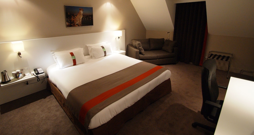 Holiday Inn Paris Auteuil 11