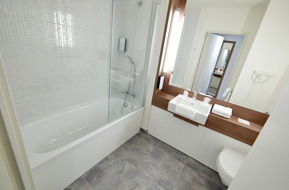 Hotel Campanile Paris Est - Bobigny 19