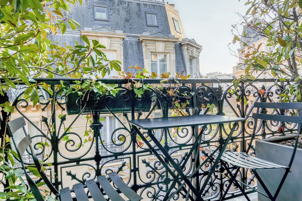Chalgrin Boutique Hotel 17