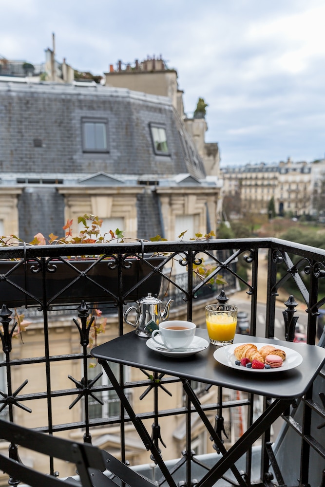 Chalgrin Boutique Hotel 8