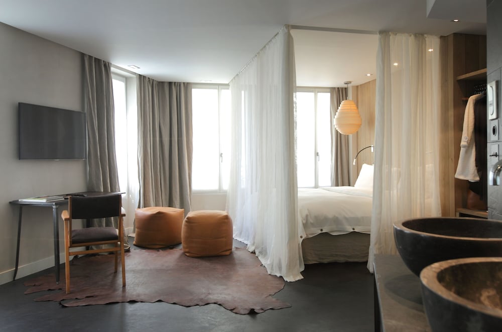 Hidden Hotel 15