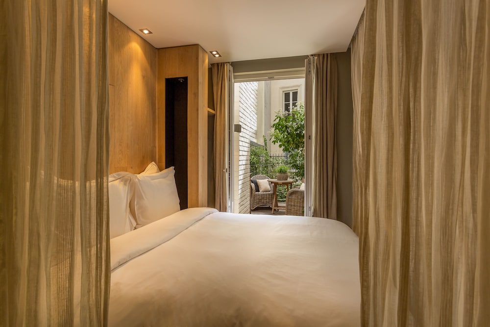 Hidden Hotel 23