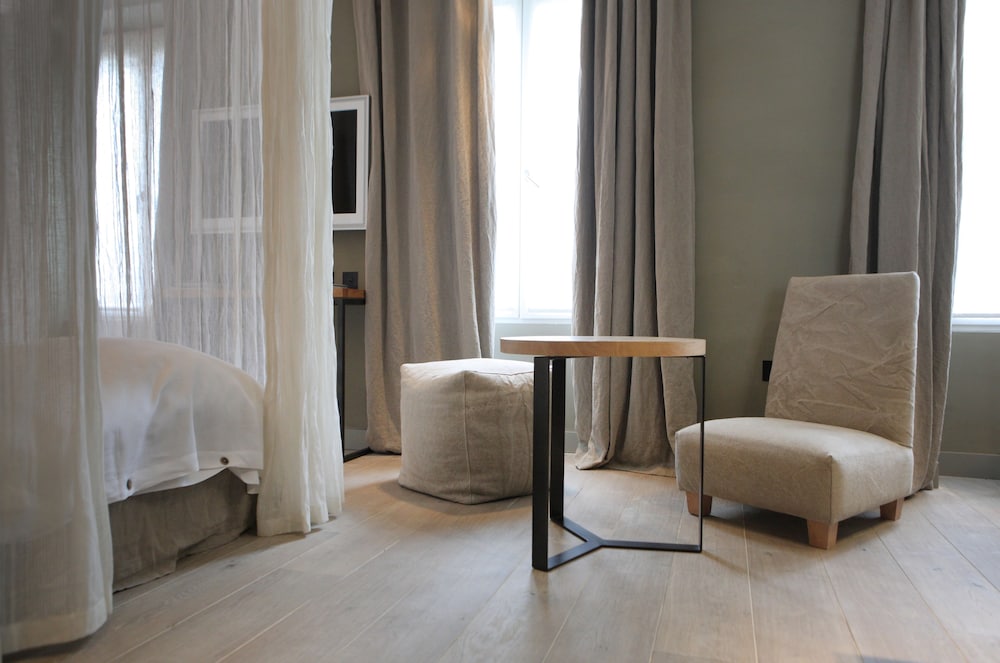 Hidden Hotel 20