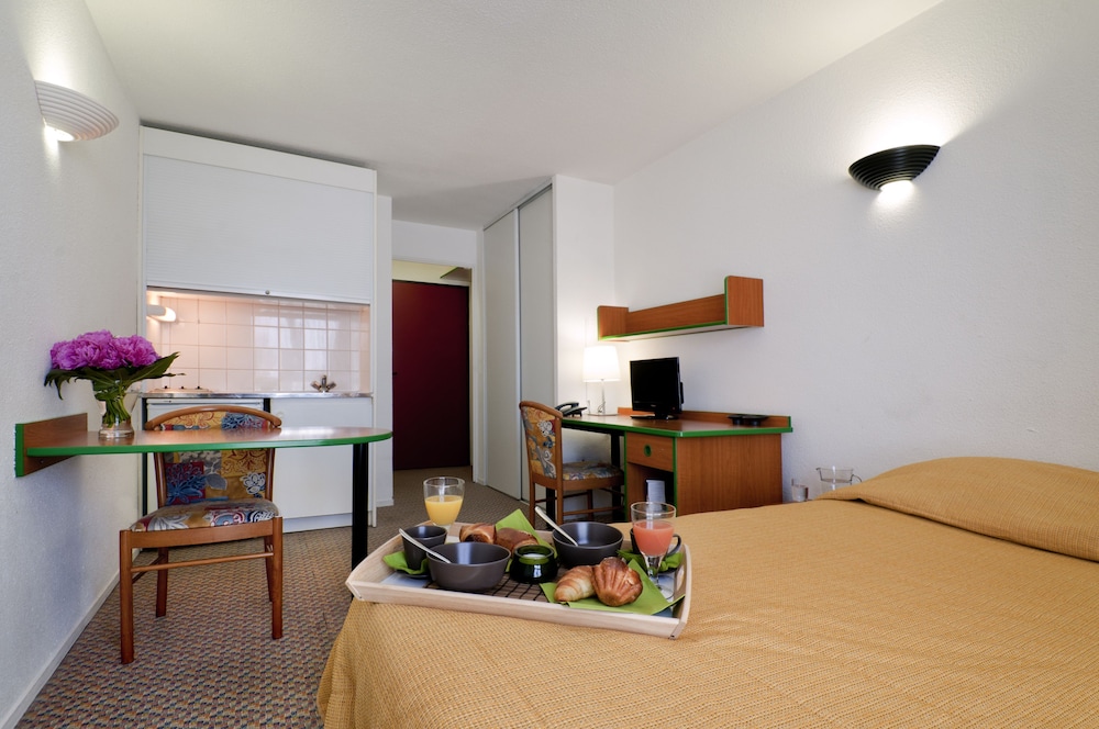 Aparthotel Adagio Access La Défense Place Charras 24