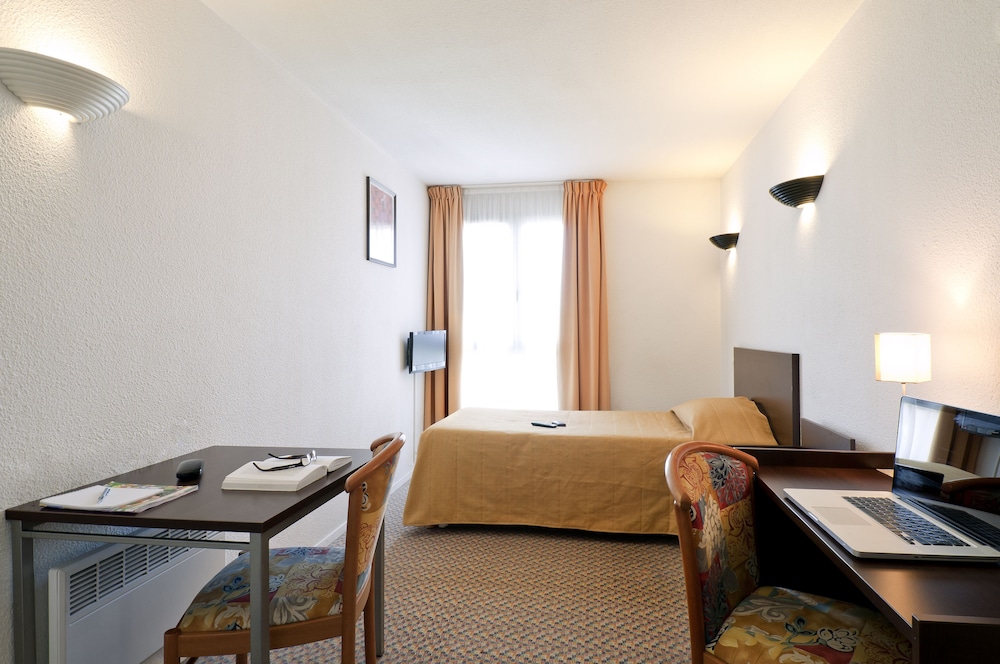 Aparthotel Adagio Access La Défense Place Charras 4