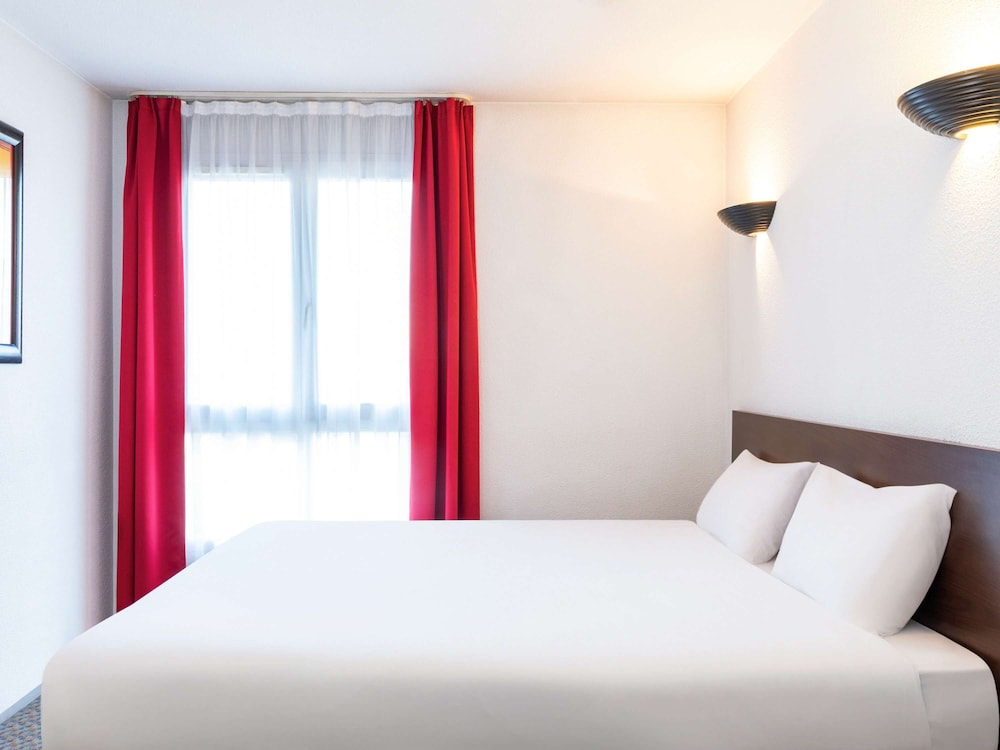 Aparthotel Adagio Access La Défense Place Charras 10