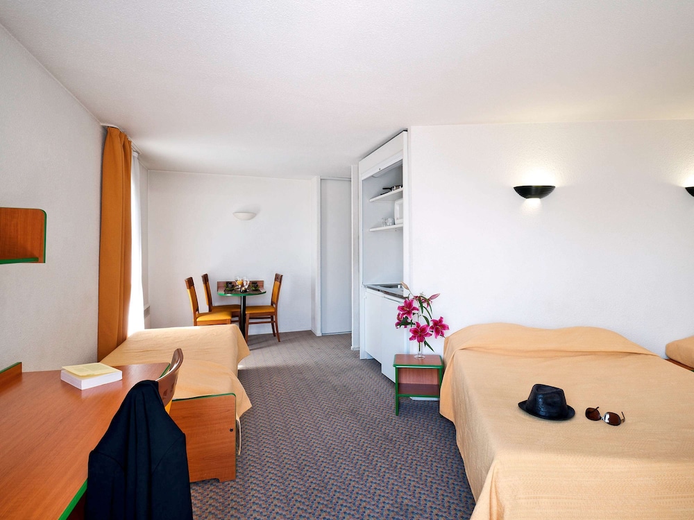 Aparthotel Adagio Access La Défense Place Charras 11