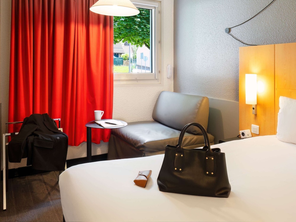 Hôtel ibis Cergy-Pontoise Le Port 13