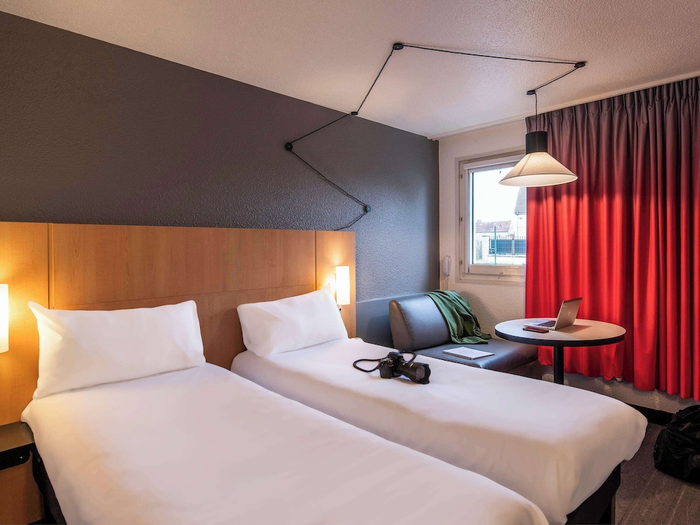 Hôtel ibis Cergy-Pontoise Le Port 8