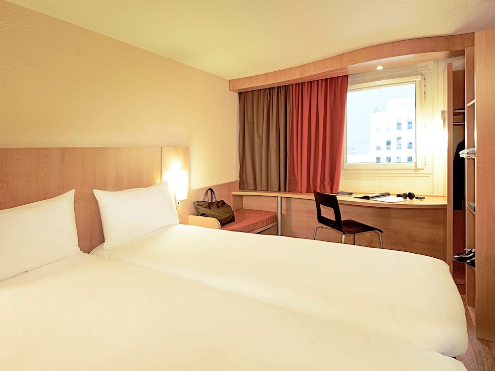 Hôtel ibis Orly Chevilly Tram 7 17