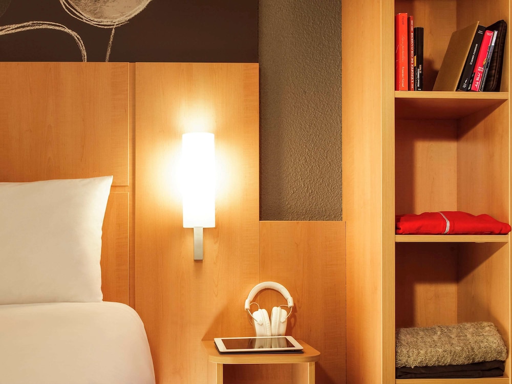 Hôtel ibis Orly Chevilly Tram 7 6