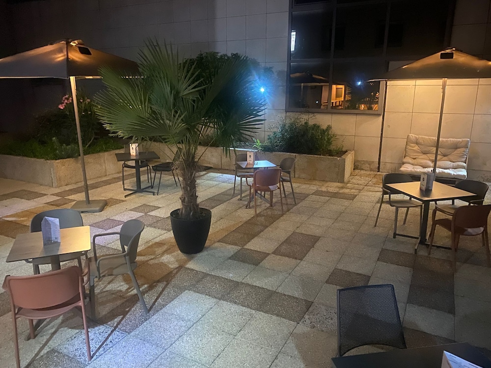 B&B HOTEL Versailles Le Chesnay 21