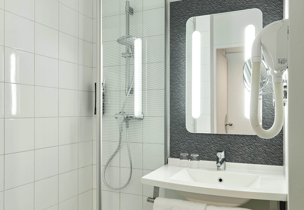 B&B HOTEL Versailles Le Chesnay 24