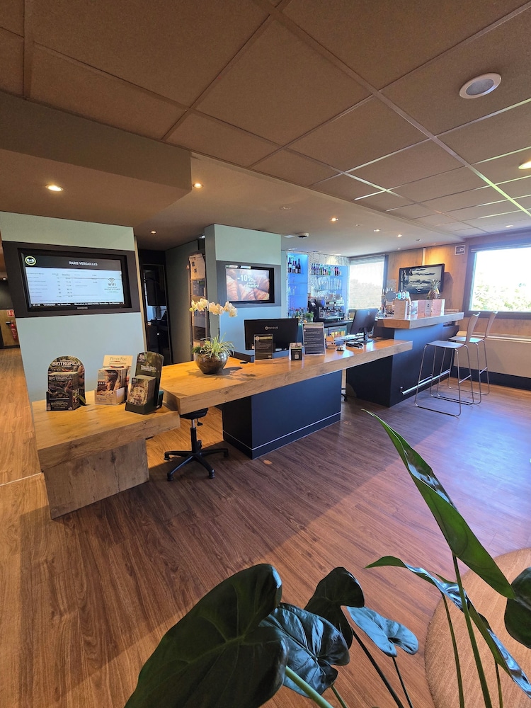 B&B HOTEL Versailles Le Chesnay 1