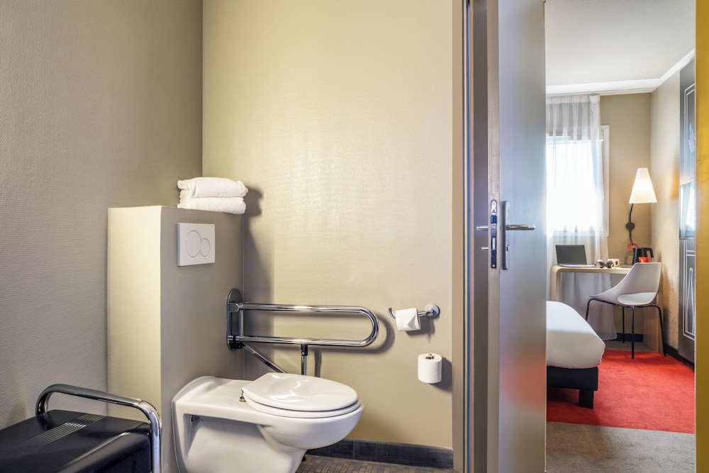 Hôtel ibis Massy 14