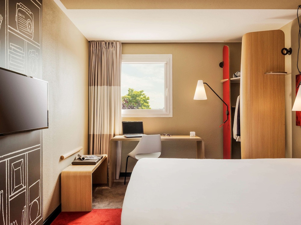 Hôtel ibis Massy 12