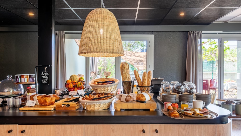 Hotel Campanile Meaux 22