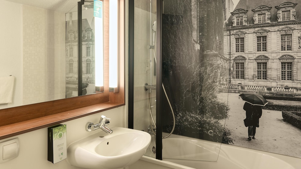 Hotel Campanile Meaux 17