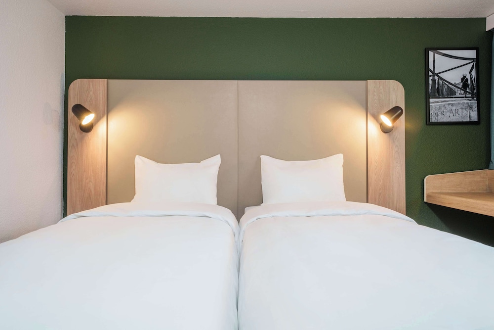 Hotel Campanile Meaux 13