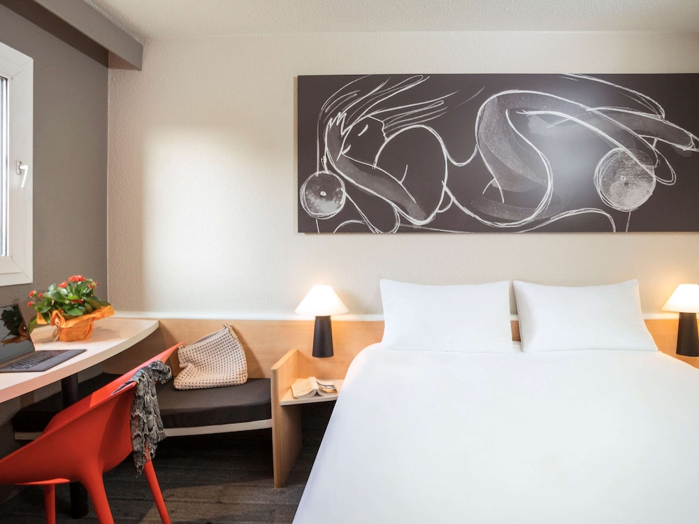 Hotel ibis Villepinte Parc Expos 11