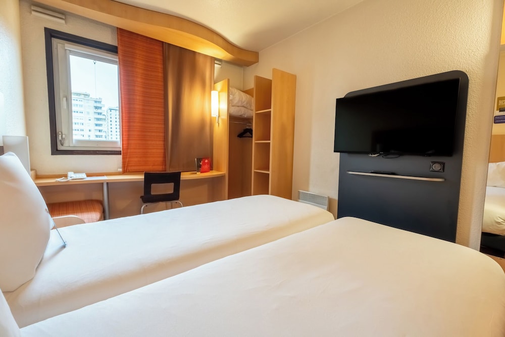 Hôtel ibis Paris Pont de Suresnes 12