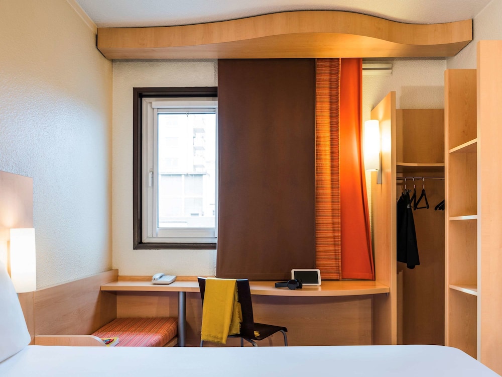 Hôtel ibis Paris Pont de Suresnes 4