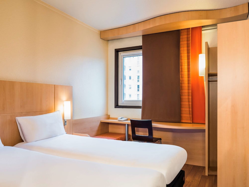 Hôtel ibis Paris Pont de Suresnes 3