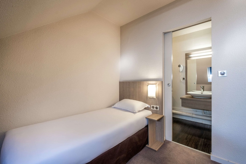 Comfort Hotel Linas - Montlhery 11