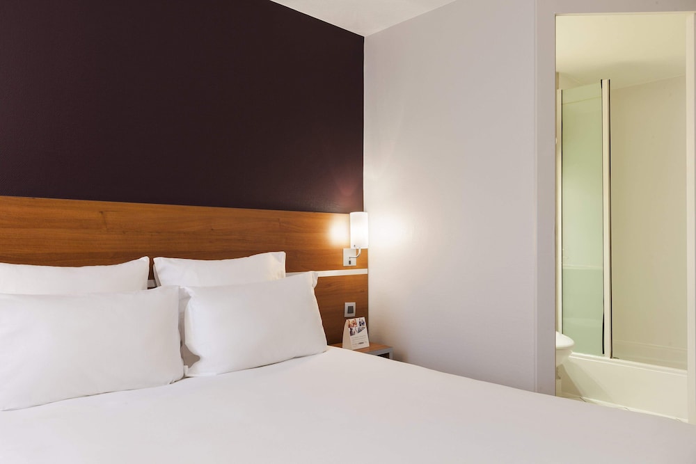 Comfort Hotel Linas - Montlhery 16