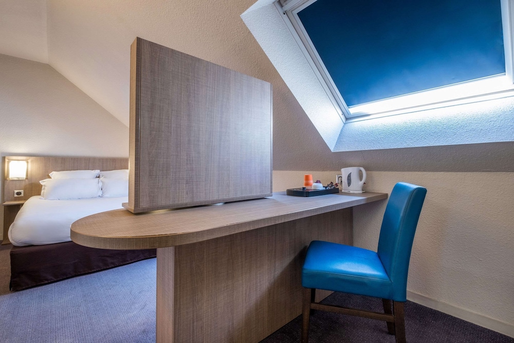 Comfort Hotel Linas - Montlhery 10