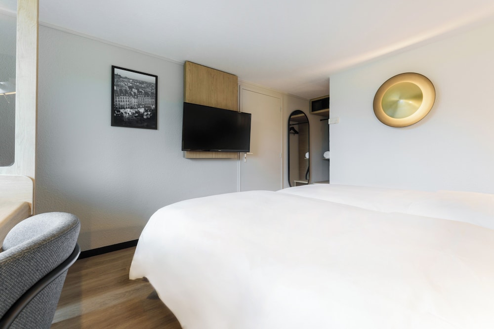 Campanile Taverny 5