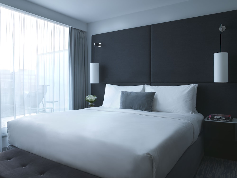 Renaissance Paris Arc de Triomphe Hotel 24