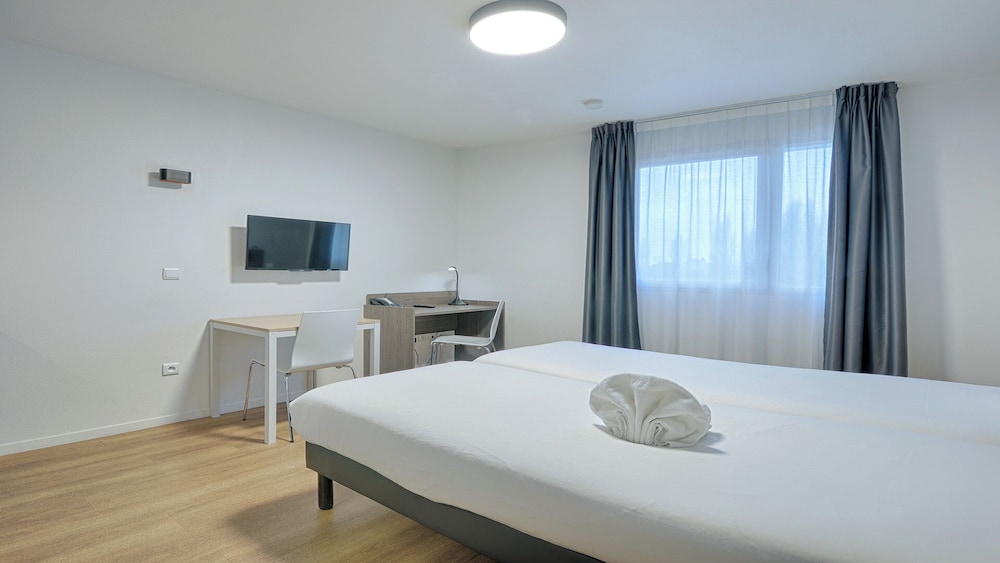 Vacancéole Aparthotel Paris Quai de Marne 2