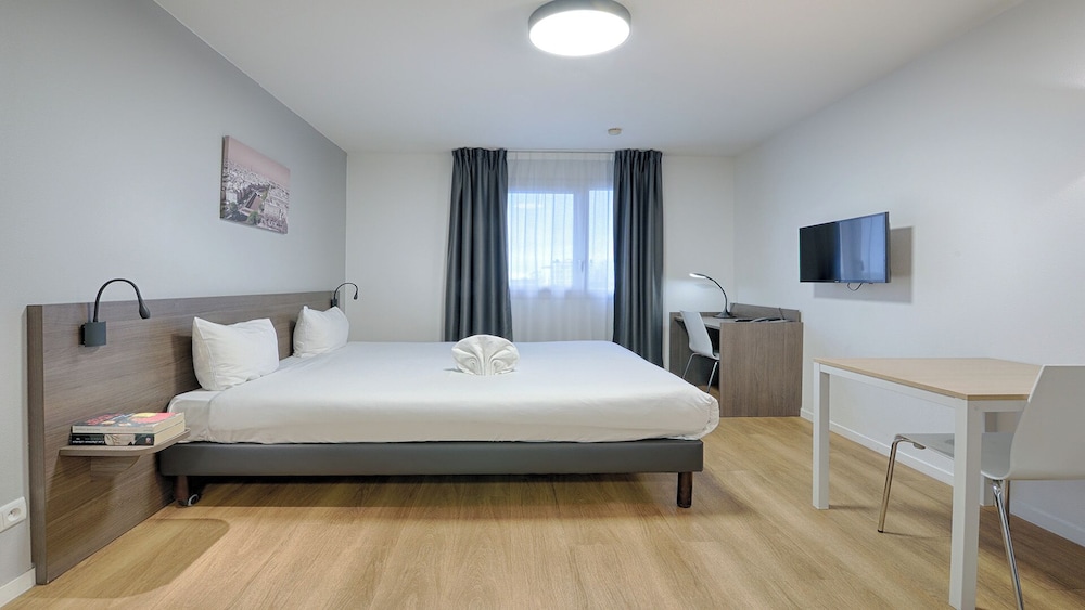 Vacancéole Aparthotel Paris Quai de Marne 13