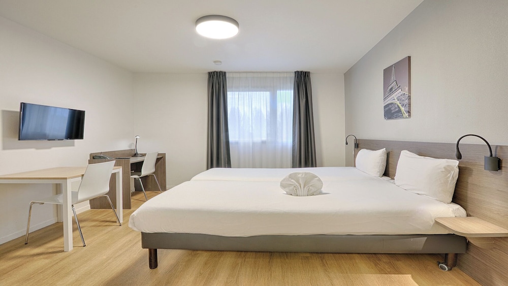 Vacancéole Aparthotel Paris Quai de Marne 17