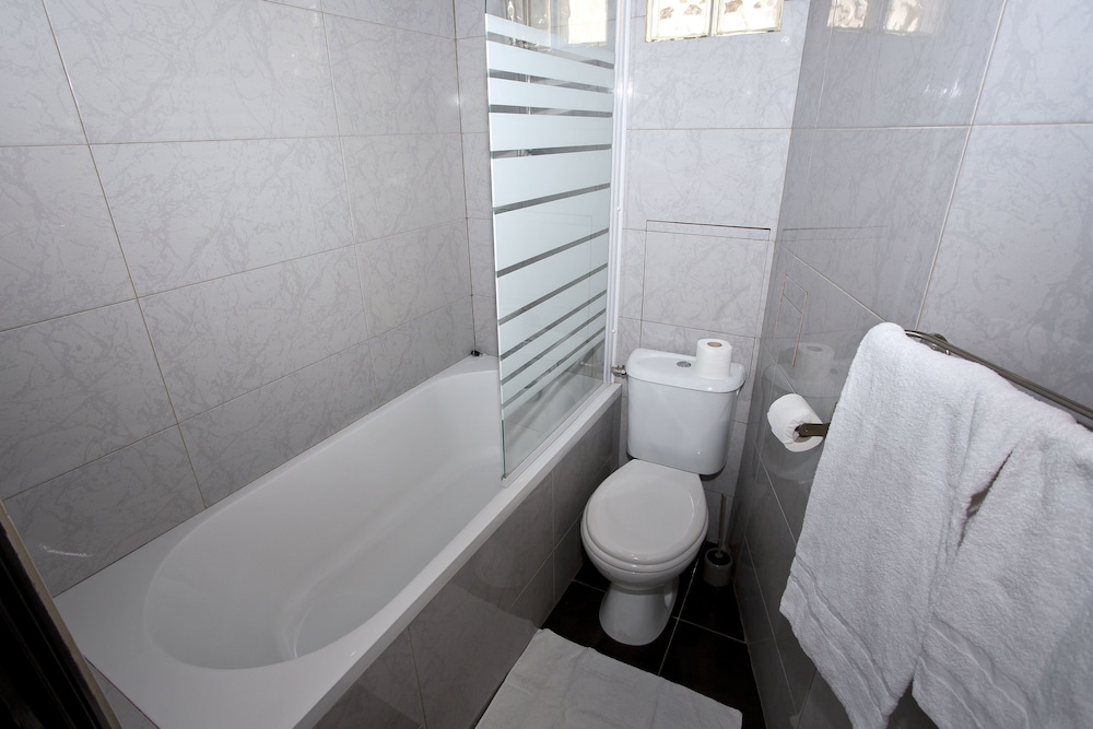 Hipotel Paris Voltaire Bastille 11