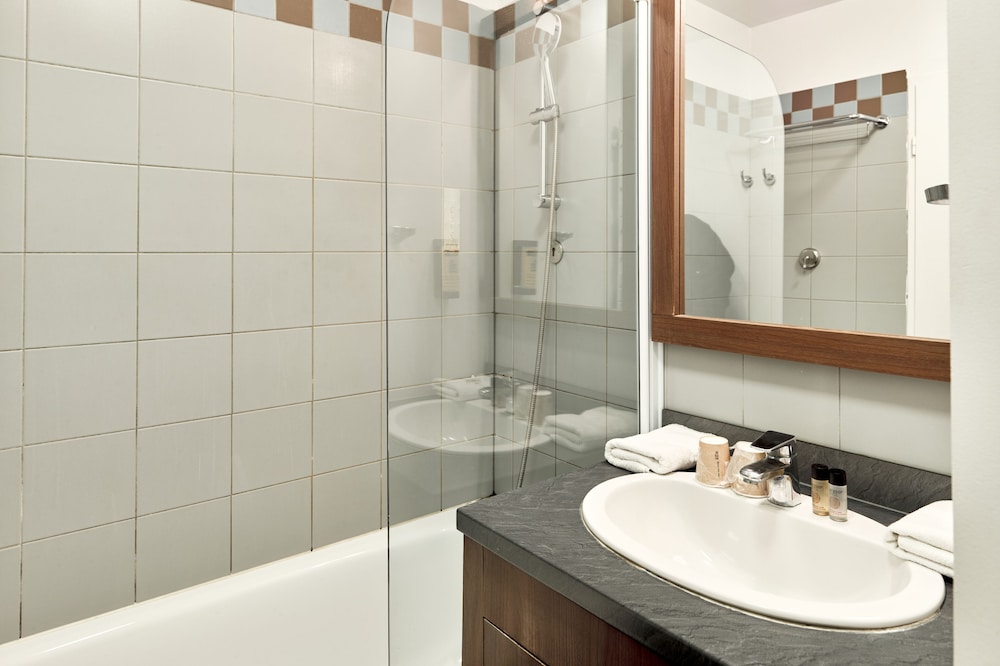 Zenitude Hôtel Résidences Roissy Village 14