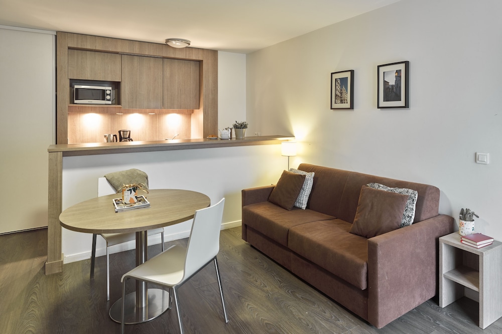Zenitude Hôtel Résidences Roissy Village 9