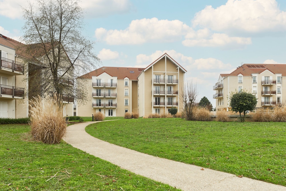 Zenitude Hôtel Résidences Roissy Village 21