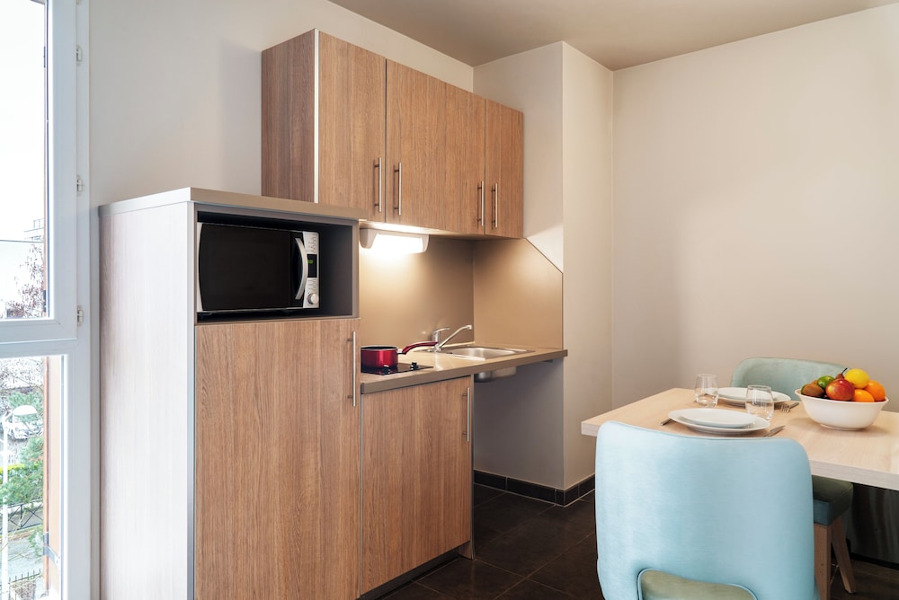 Residhome Paris-Guyancourt 17