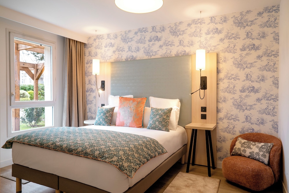 Residhome Paris-Guyancourt 13