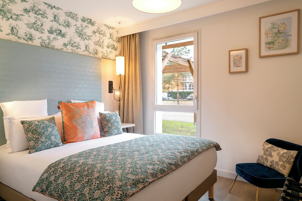 Residhome Paris-Guyancourt 12