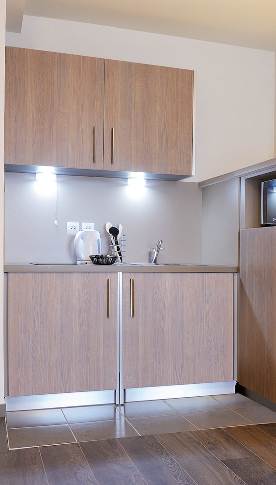 Residhome Paris-Guyancourt 18