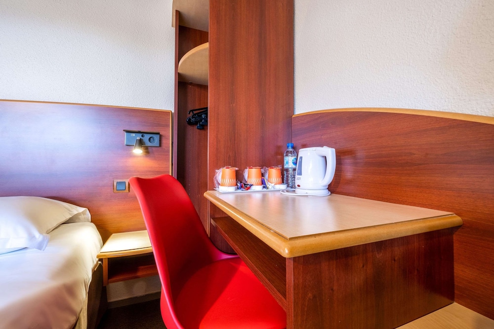 Comfort Hotel Etampes 15