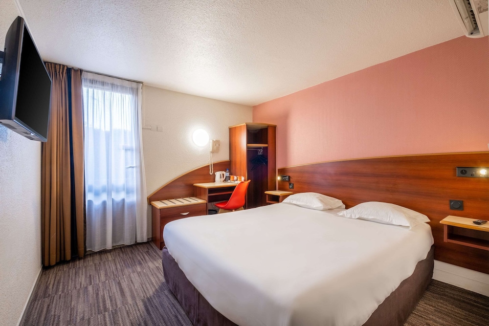 Comfort Hotel Etampes 11